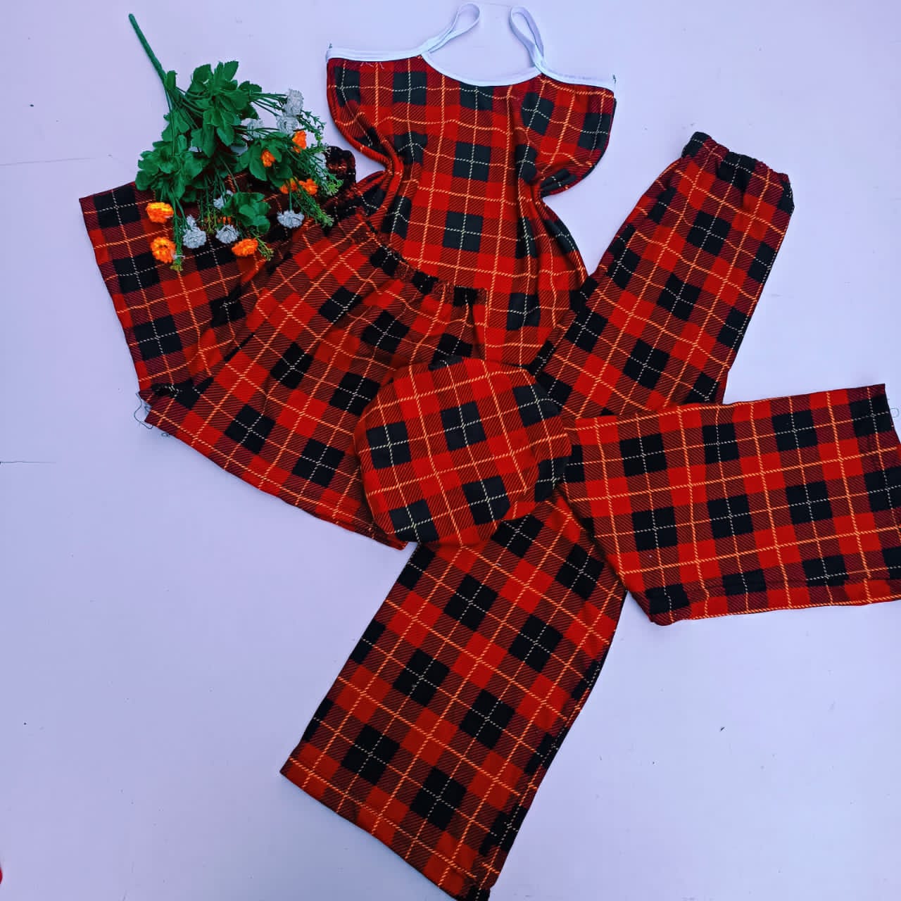cheap  Beauty clothes for ladies . buy and sale China, Europe, Turkey, German in wholesale prices Cameroon. Female wears,of all colors 