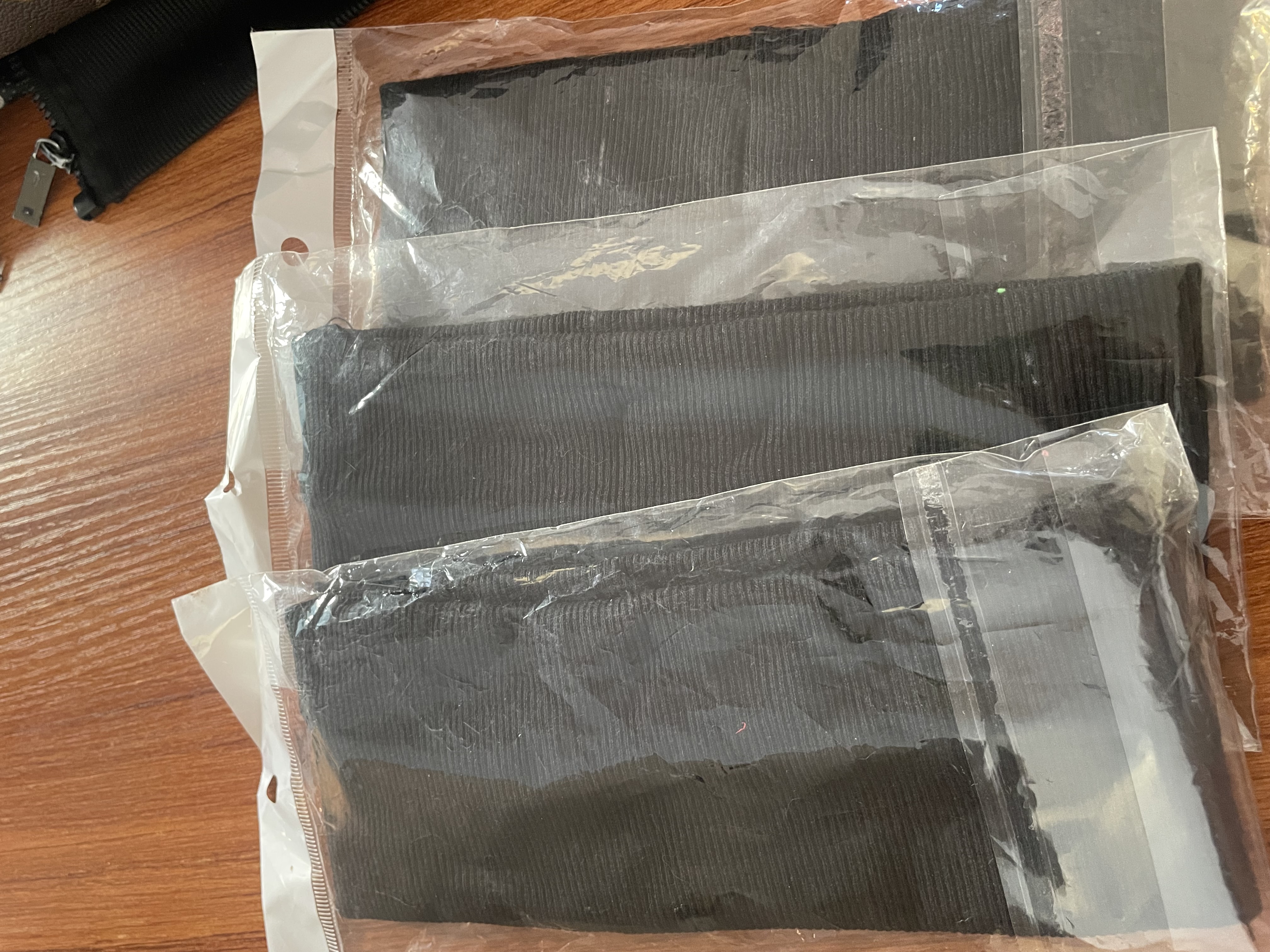cheap  Hair band. buy and sale China, Europe, Turkey, German in wholesale prices Cameroon. Hair bands 350 each 3 for 1k avaible in all colors 