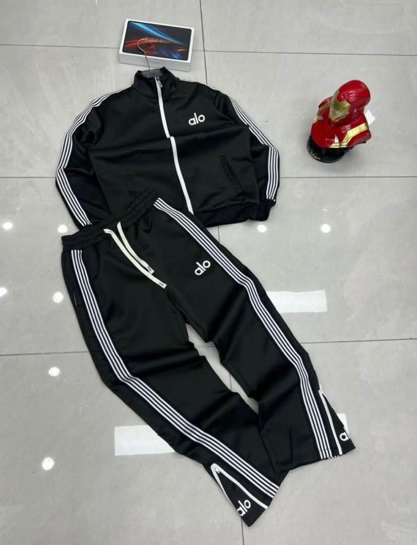 cheap  Tracksuits . buy and sale China, Europe, Turkey, German in wholesale prices Cameroon. Quality Chinese tracksuits. 