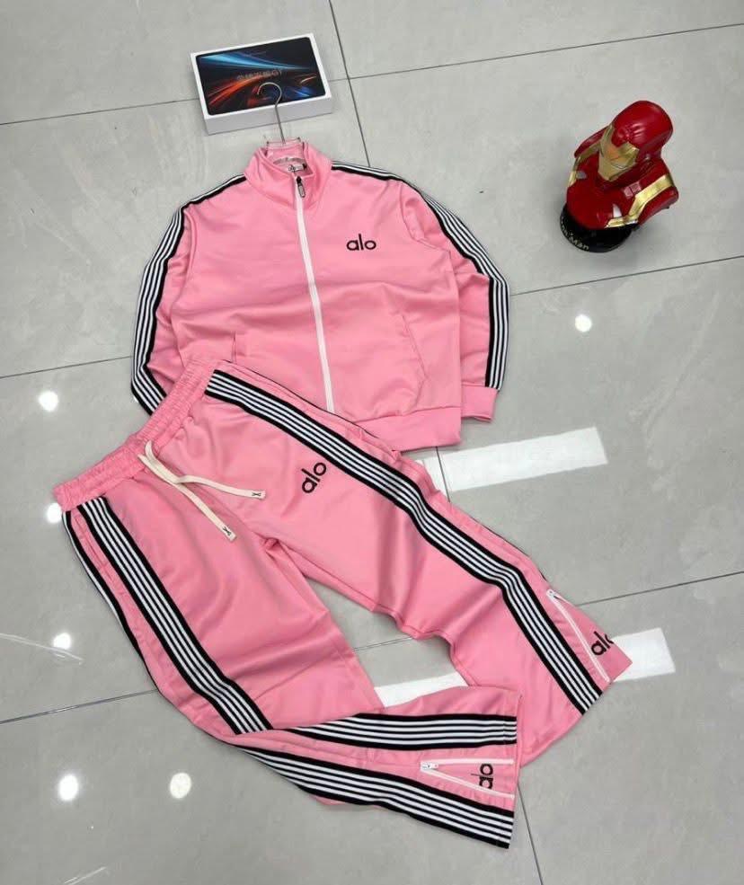 cheap  Tracksuits . buy and sale China, Europe, Turkey, German in wholesale prices Cameroon. Quality Chinese tracksuits. 
